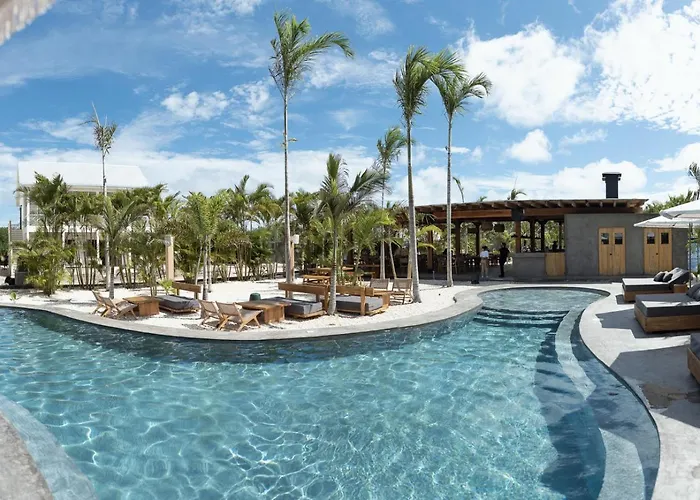 The Latitude 17 And Mistico Club Boat Shuttle * San Pedro (Ambergris Caye)
