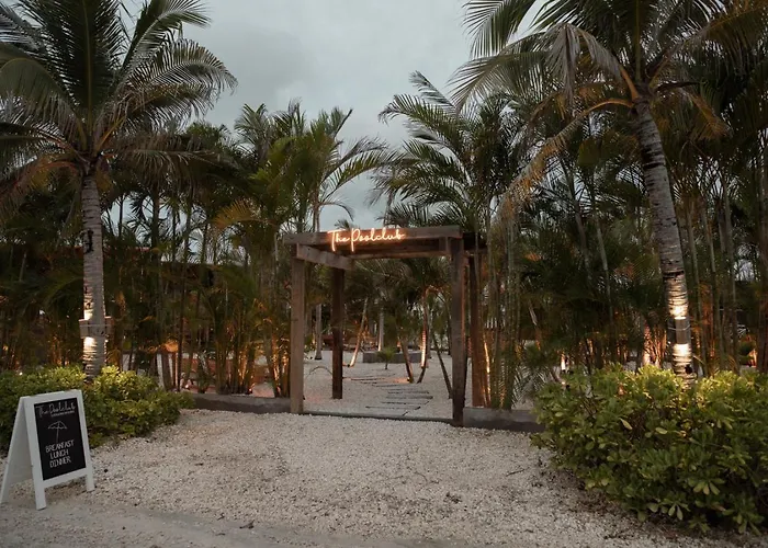 The Latitude 17 And Mistico Club Boat Shuttle * San Pedro (Ambergris Caye)